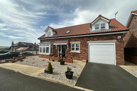 3 bedroom detached bungalow for sale, Paddock Close, East Ayton, Scarborough