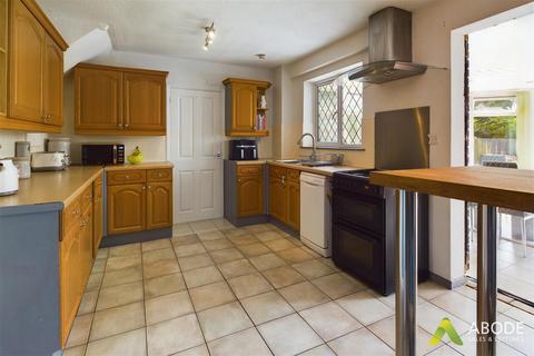 4 bedroom semi-detached house for sale, Cedar Close, Ashbourne DE6