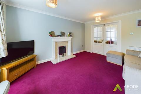 11 Skylark Close, Uttoxeter, ST14 8UA