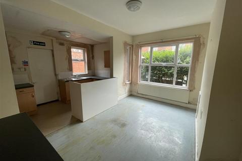 6 bedroom terraced house for sale, St. Peters Road, Leicester