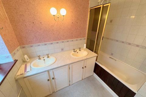 35 Churnet Close, Cheddleton, Leek, ST13 7JN