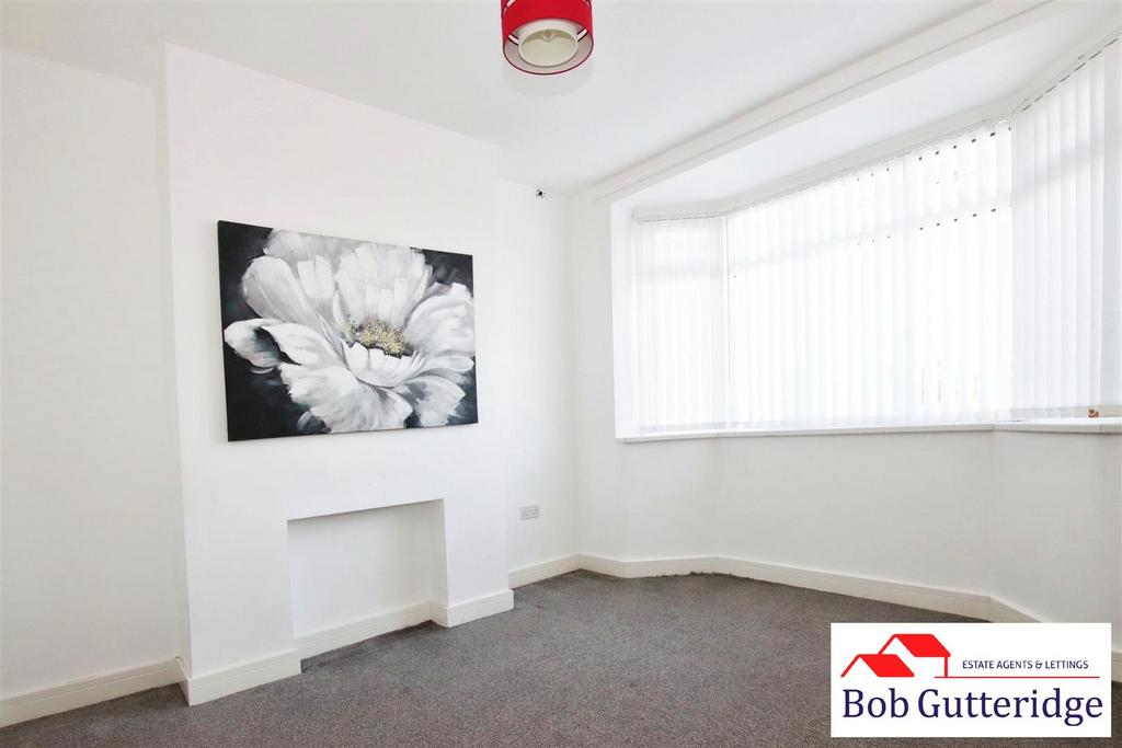 Bay fronted dining room