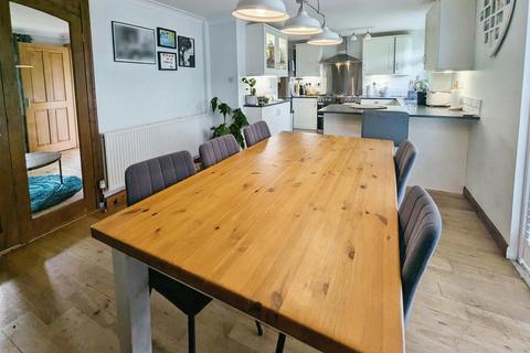 24 Warwick Way, Corby, NN17 2TF