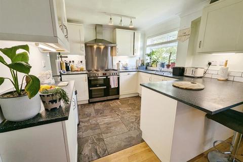 24 Warwick Way, Corby, NN17 2TF