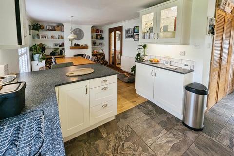 24 Warwick Way, Corby, NN17 2TF
