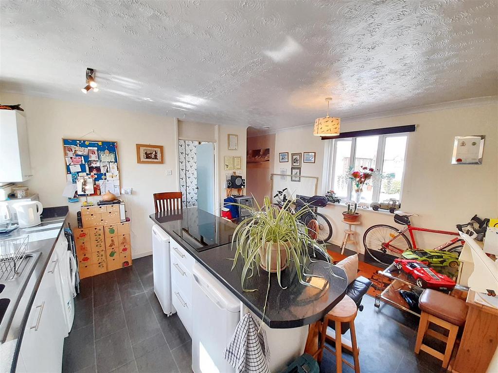 Kitchen/ living/ dining room