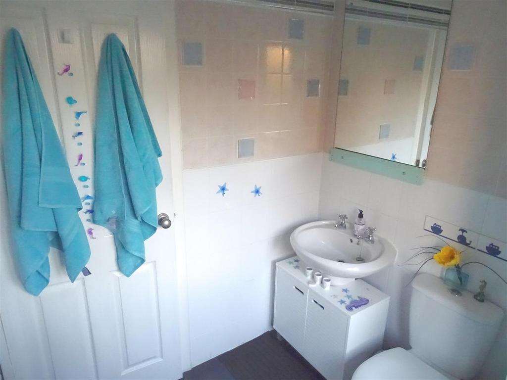 BATHROOM2.jpg