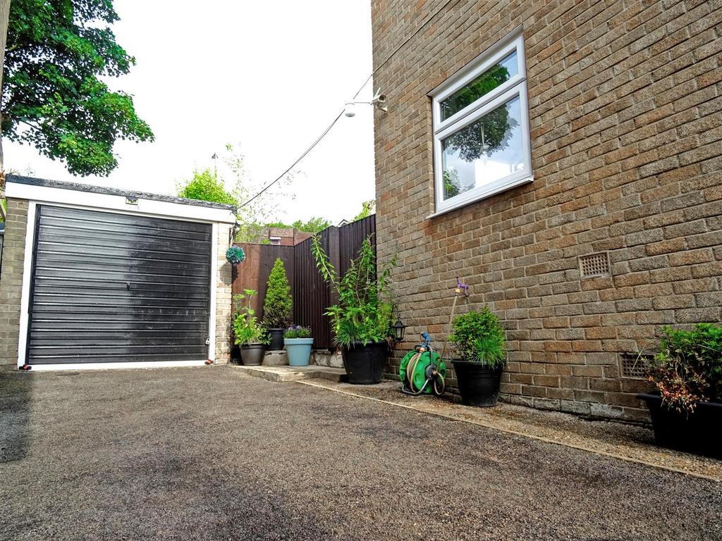 GARAGE.jpg