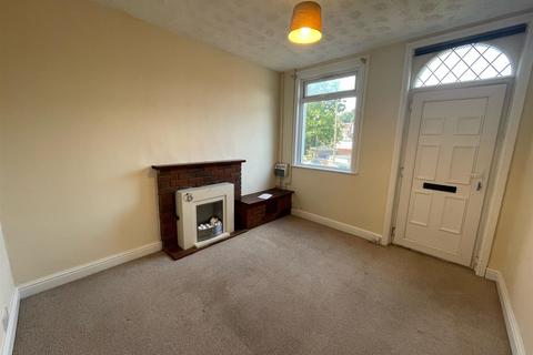 2 bedroom terraced house to rent, Park Road, Leek