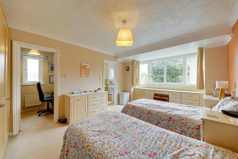 2 bedroom flat for sale, Grand Avenue, Worthing BN11