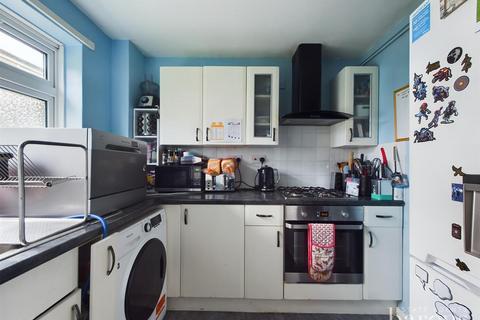 35 Charnwood Close, Basingstoke, RG22 5DE