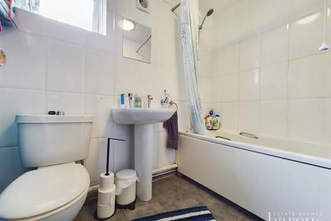 35 Charnwood Close, Basingstoke, RG22 5DE