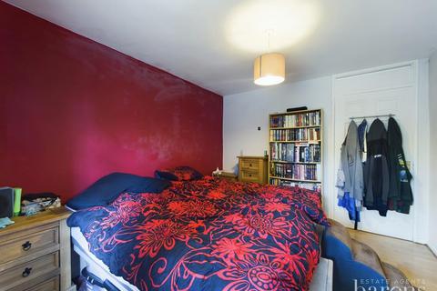35 Charnwood Close, Basingstoke, RG22 5DE