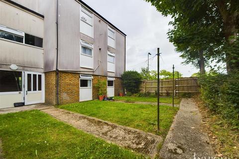 35 Charnwood Close, Basingstoke, RG22 5DE