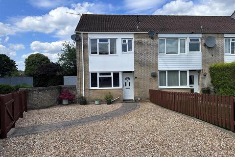 3 bedroom end of terrace house for sale, Bentley Grove, Calne SN11