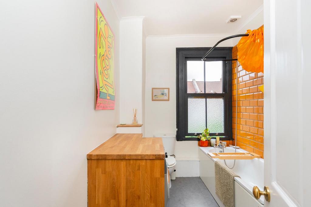 7 G4 RRD - Bathroom A.jpg