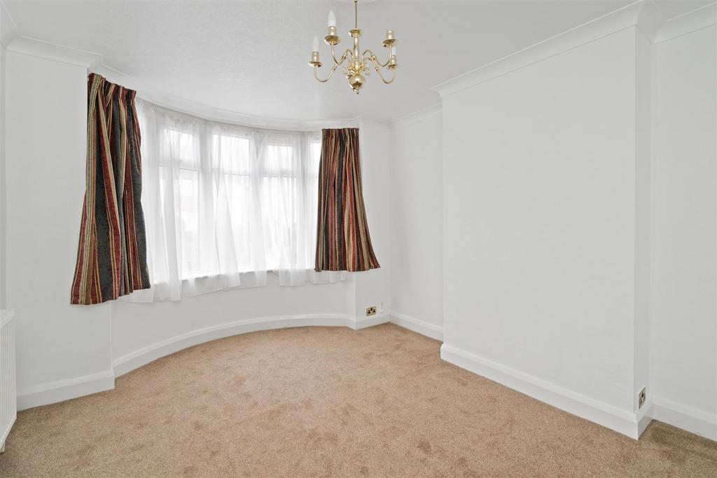 47 Moreton Road-2 Lo.jpg