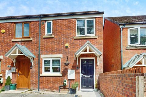 2 bedroom townhouse for sale, Sunderland Way, Lightcliffe, Halifax