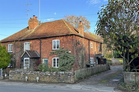 2 bedroom end of terrace house for sale, Hascombe - *No Onward Chain*