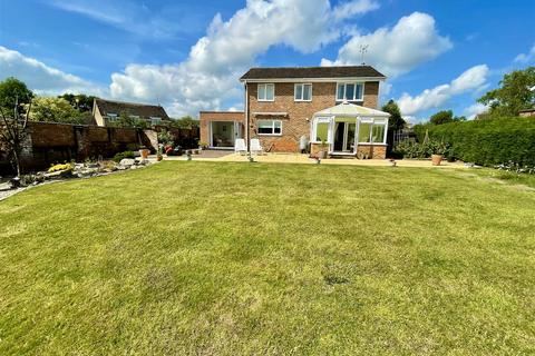 21 Chedworth Gate, Swindon, SN3 1NE
