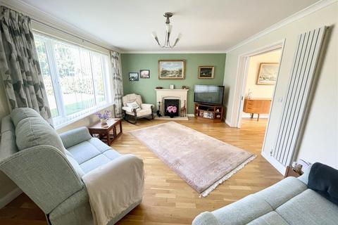21 Chedworth Gate, Swindon, SN3 1NE