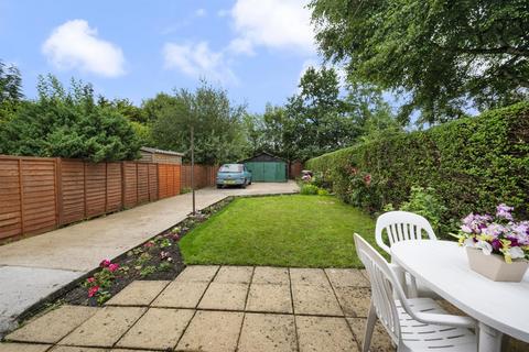 11 Marsh Avenue, Hope, Hope Valley, S33 6RJ