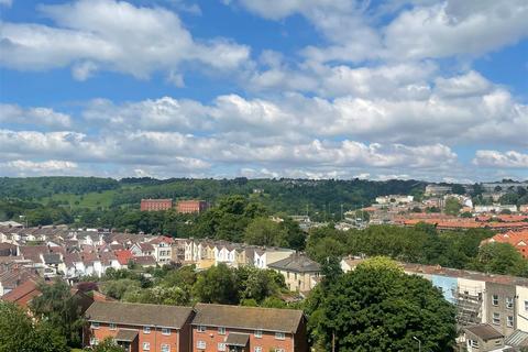 2 bedroom flat to rent, Little Cross House, Bristol BS3