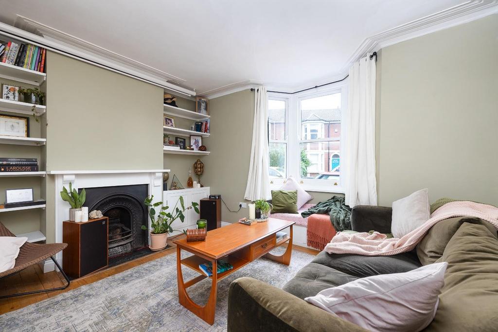 Livingroom2.jpg