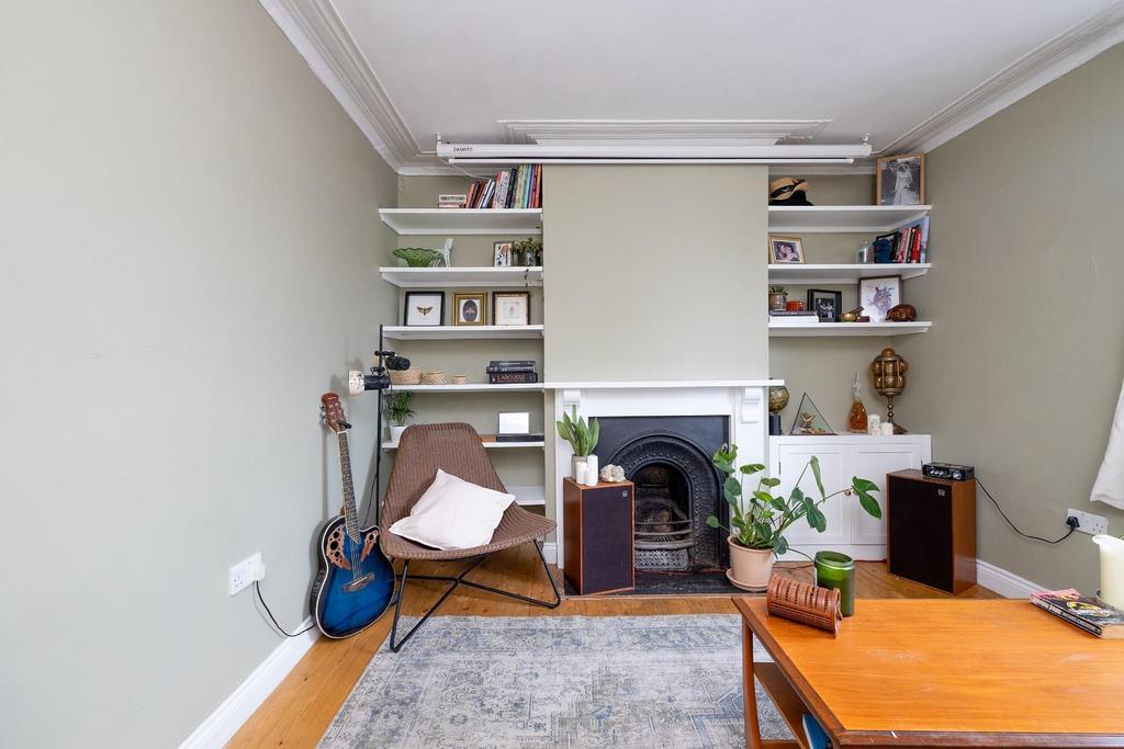 Livingroom3.jpg