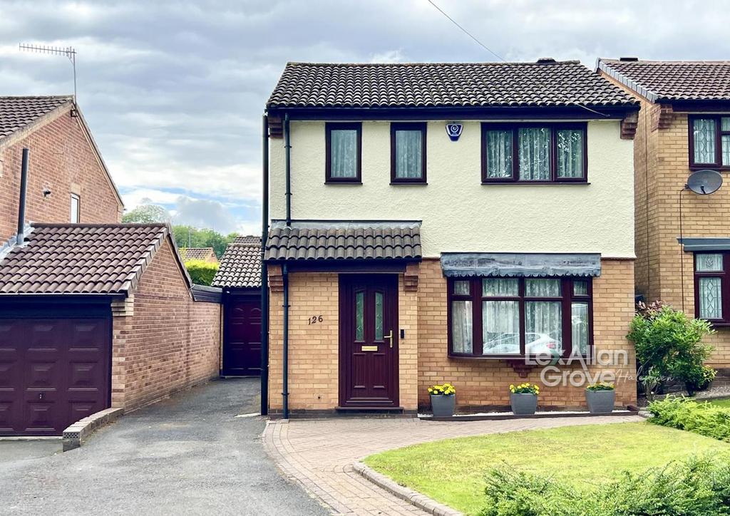 Lodgefield Road, Halesowen 3 bed detached house for sale £300,000