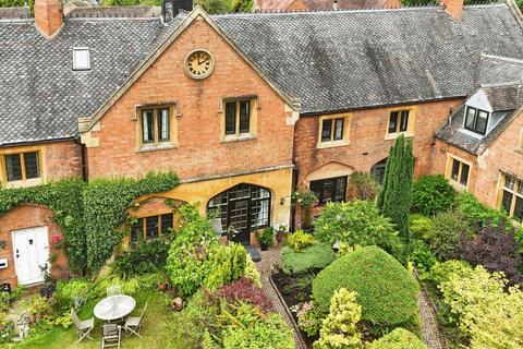 3 bedroom terraced house for sale, Church Road, Snitterfield