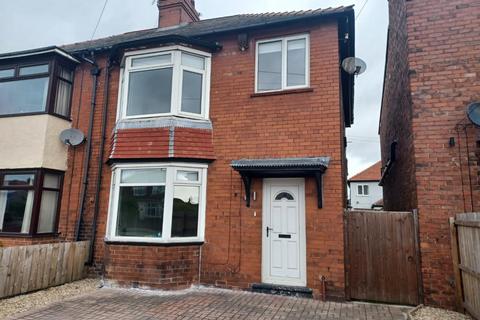 3 bedroom semi-detached house to rent, Finchale Road, Durham