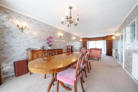 3 bedroom semi-detached house for sale, Harrowes Meade, Edgware