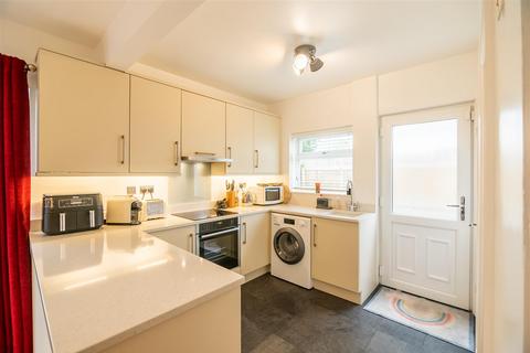28 Buckstone Oval, Leeds, LS17 5HG
