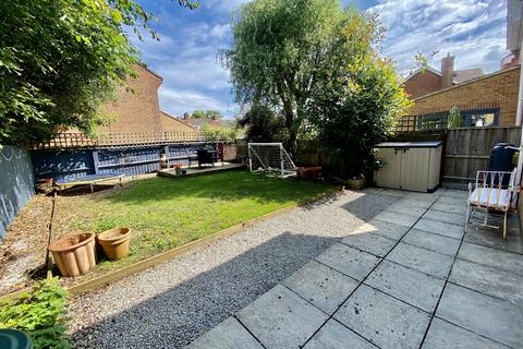 28 Juno Way, Swindon, SN5 8ZD