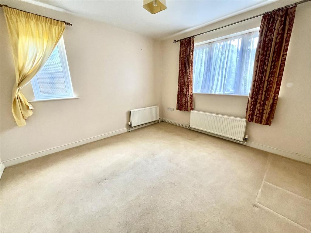 Bramleys Estate Agents - Maple Fold - Elland (14).