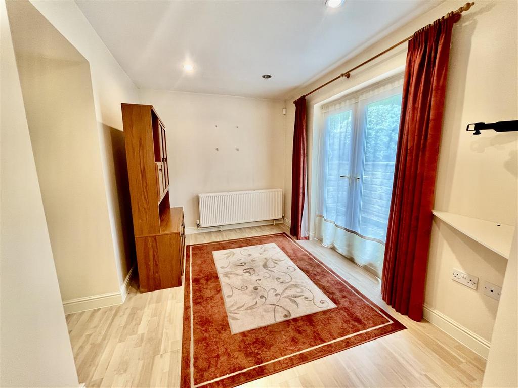 Bramleys Estate Agents - Maple Fold - Elland (15).