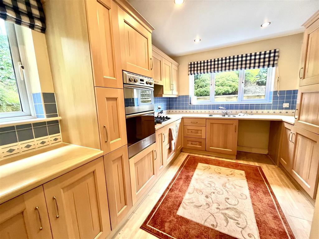 Bramleys Estate Agents - Maple Fold - Elland (16).