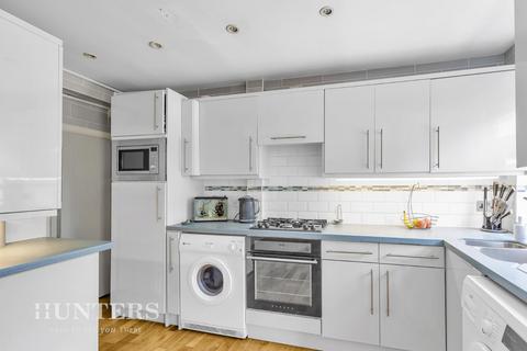 39 Atherley Grove, Chadderton, Oldham, OL9 8DD