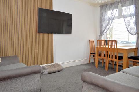 48 Lyndhurst Road, Oldham, OL8 4JG