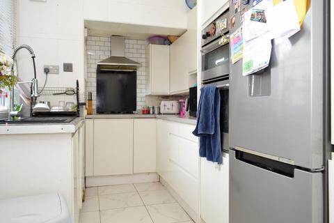 48 Lyndhurst Road, Oldham, OL8 4JG