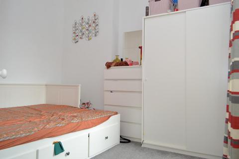 48 Lyndhurst Road, Oldham, OL8 4JG