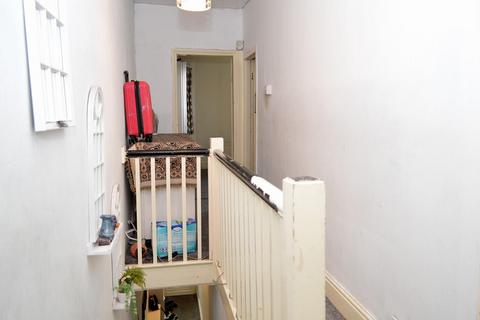 48 Lyndhurst Road, Oldham, OL8 4JG