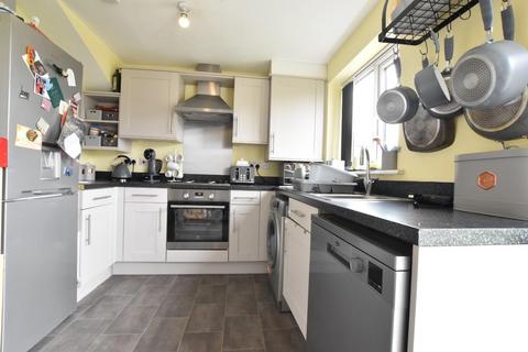 3 bedroom semi-detached house for sale, Brambling Way, Scunthorpe