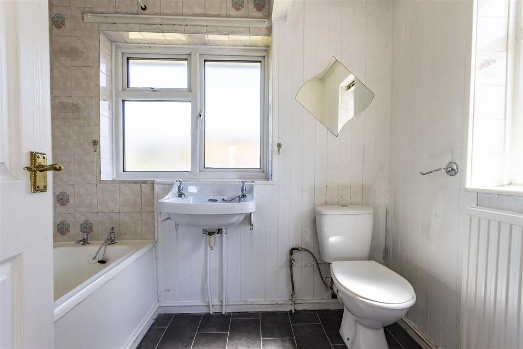 Family Bathroom/WC