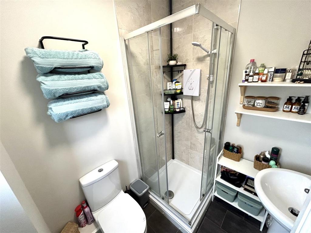 Ensuite shower room