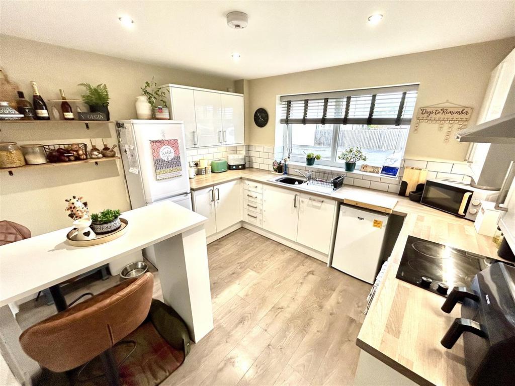 Kitchen   dining room