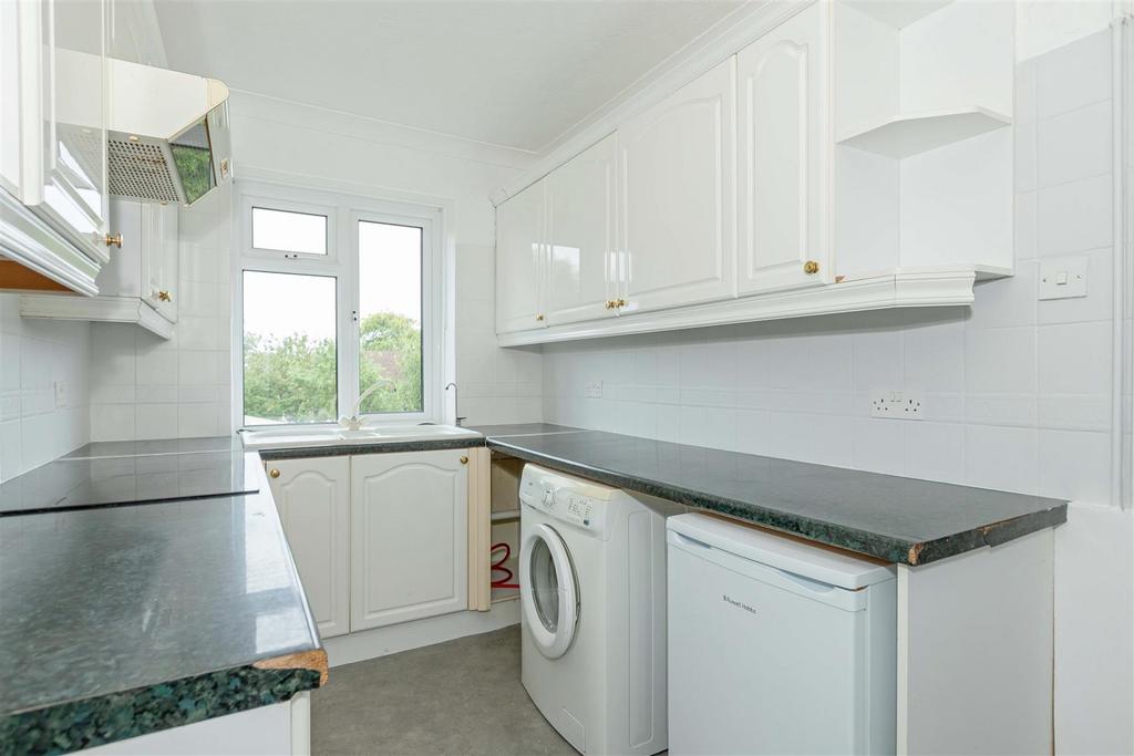 91 Ardingly Drive 9.JPG