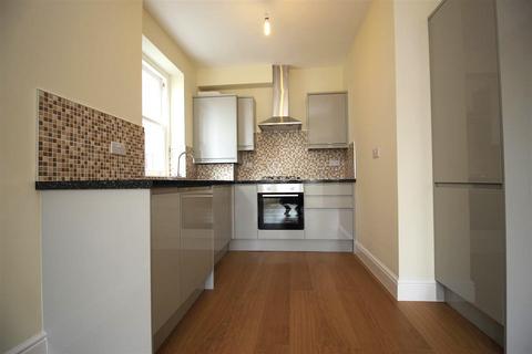 3 bedroom apartment to rent, 63 New Wanstead, London E11