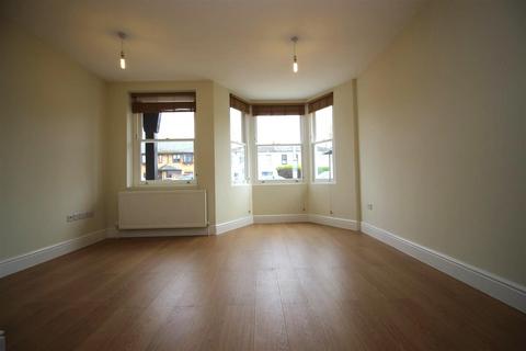 3 bedroom apartment to rent, 63 New Wanstead, London E11